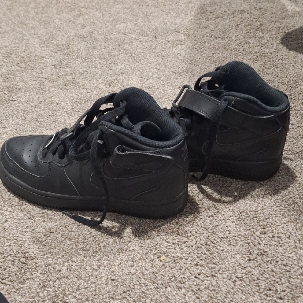Nike Kids Black High-Top Sneakers